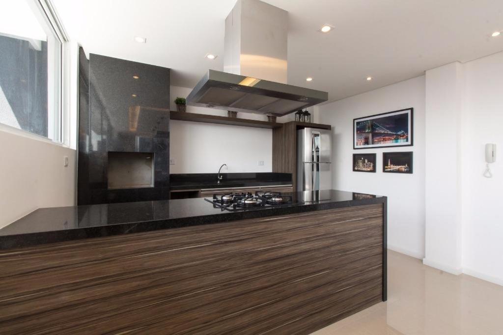609-Apartamento Encantador, Com 1 Vaga De Garagem, Todo Mobiliado E Decorado, Edificio Com Academia, Lavanderia, Excelente Localizacao No Reboucas, Proximo Ao Batel E Centro Куритиба Экстерьер фото